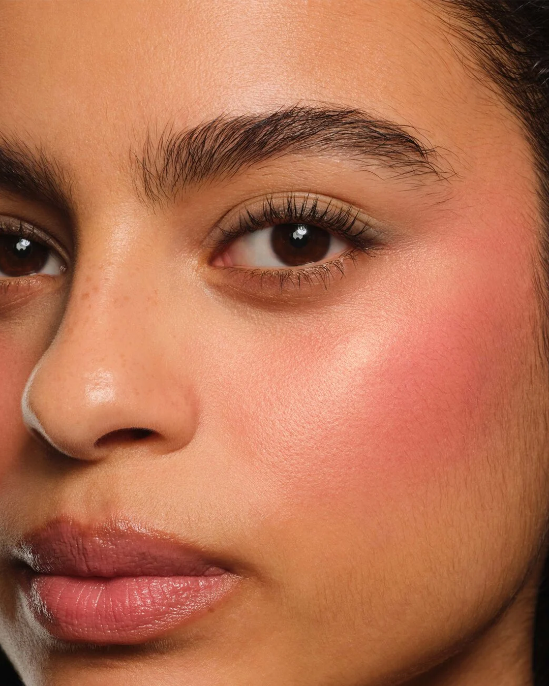 Make Me Blush Powder in 93 Restless Rose